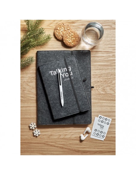Libretas A5 de fieltro RPET con soporte para bolígrafos